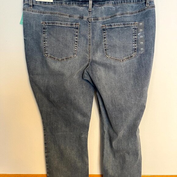 NWT Maurices Women's Jeans M Jeans 20W Classic Slim Straight, Short, Mid Rise - Picture 5 of 11